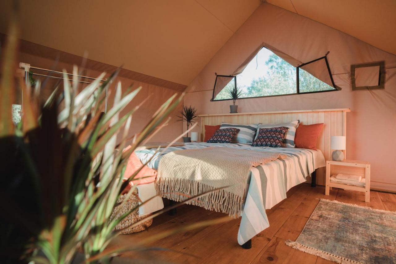 Hotel Glamping Mandra Kanev à Leplyavo Extérieur photo