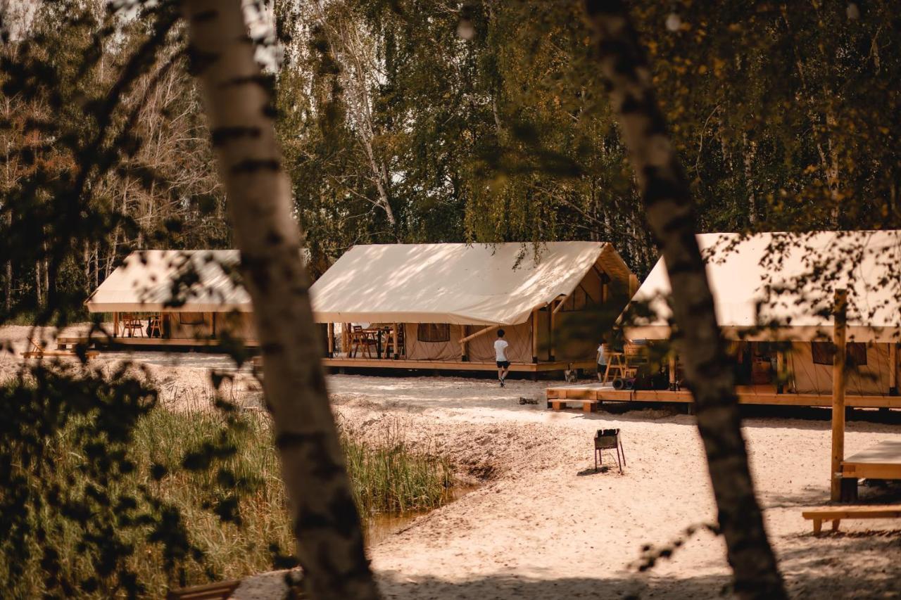 Hotel Glamping Mandra Kanev à Leplyavo Extérieur photo