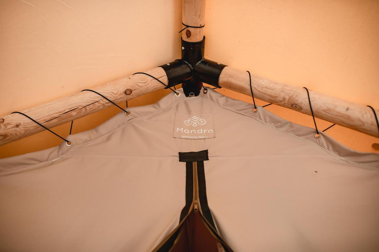 Hotel Glamping Mandra Kanev à Leplyavo Extérieur photo